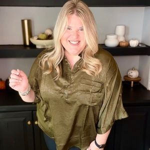 1X/2X Oversized Dolman Sleeve Top in Olive